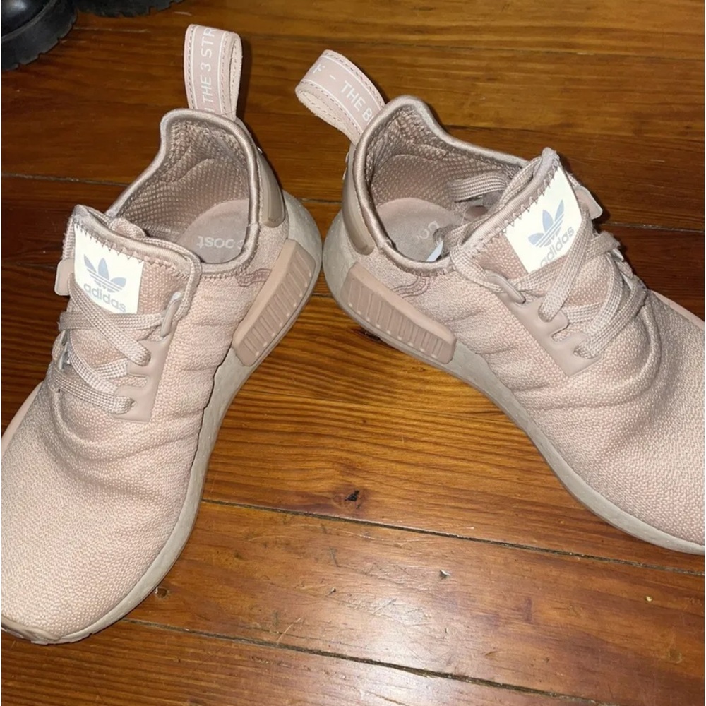 ADIDAS NMD_R1 women’s 7 (pink)